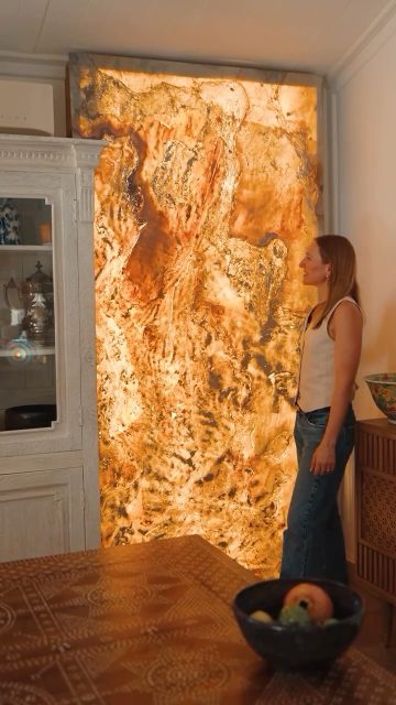 Découvrez l’effet de la feuille de pierre lorsqu’elle est rétro éclairé.💡

La feuille de pierre est constituée de fines couches de pierres sur une résine transparente qui laissent passer la lumière pour révéler le caractère de chaque pierre.

Venez découvrir ce magnifique effet en réel directement au magasin et trouvez celle qui correspond le mieux à votre intérieur.

#naturenergy #maCazin #iledelareunion