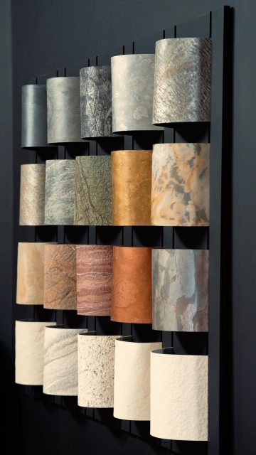 Les Pierres Précieuses, signé Nature Energy. 🤩
 
#NatureEnergy #FeuilleDePierre974 #StoneDesign #Exposition