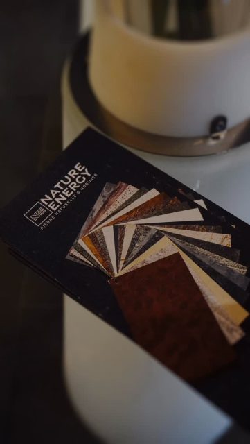 Une envie de luminothérapie ? Avec notre Lumibox, vous pouvez tester l’effet de la lumière sur vos feuilles de pierre.
Unique à la Reunion !
‌
#NatureEnergy #SalonDeLaMaison #PierreNaturelle #FeuilleDePierre #InspirationMaison