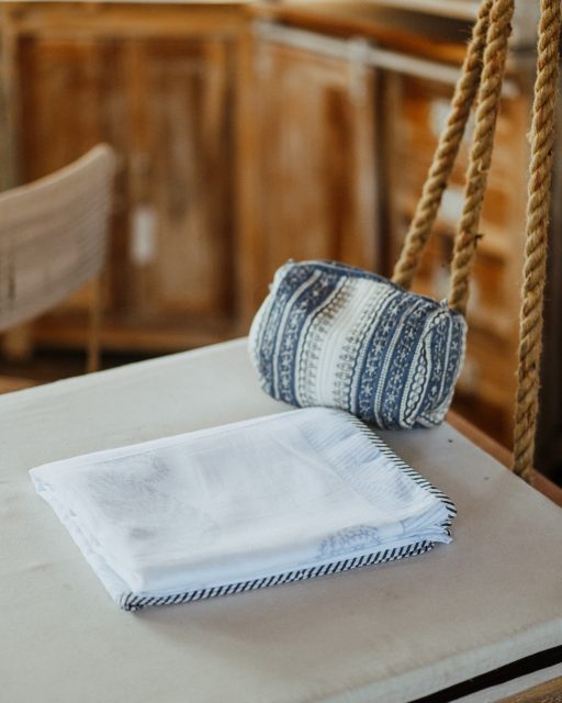 Nous sommes heureux de vous présenter une collection exclusive de textiles indiens, alliant tradition et qualité.. des matières naturelles, un travail minutieux et une richesse de détails.. 💚

 
👉🏽 Votre maCAZin vous accueille du lundi au samedi à La Possession au 42 rue Mahatma Gandhi à La Possession, du lundi au vendredi de 8h à 17h et le samedi de 9h à 16h.
📩 contact@nature-energy.re
☎️ 0262 41 08 42 - 0693 11 14 74

#naturenergy #maCazin #iledelareunion