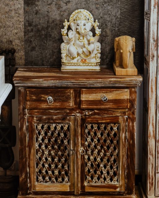 Ici, chaque commode en bois est pensée, façonnée et fabriquée à la main avec passion. Pas de production en série : seulement des créations singulières, authentiques et élégantes, qui racontent une histoire.

Découvrez nos modèles exclusifs, des pièces uniques alliant savoir-faire artisanal et caractère intemporel, pour sublimer vos intérieurs. 🖤

📩 contact@nature-energy.re
☎️ 0262 41 08 42 - 0693 11 14 74

#natureenergy #maCazin #artisanat #surmesure #fabricationmain #iledelareunion